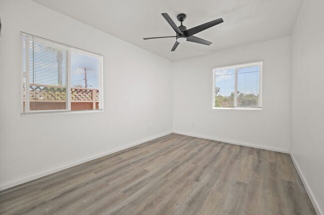 Building Photo - Private pool oasis!