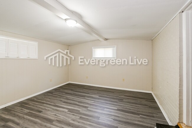 Building Photo - 4261 Riche Rd