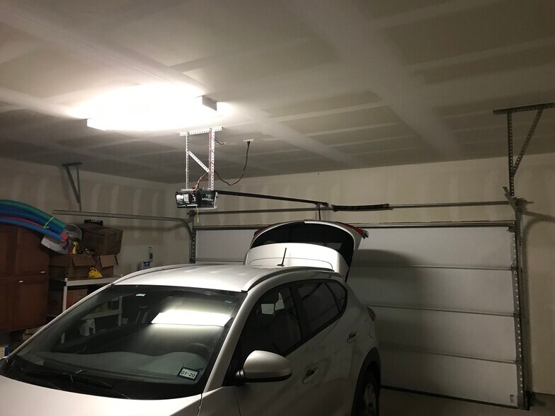2 Car Garage - 1313 Eagle Ridge Trl