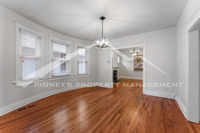Building Photo - 3256 Meade St
