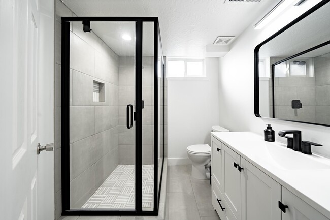 Updated Bathroom - 4380 Porter Ave