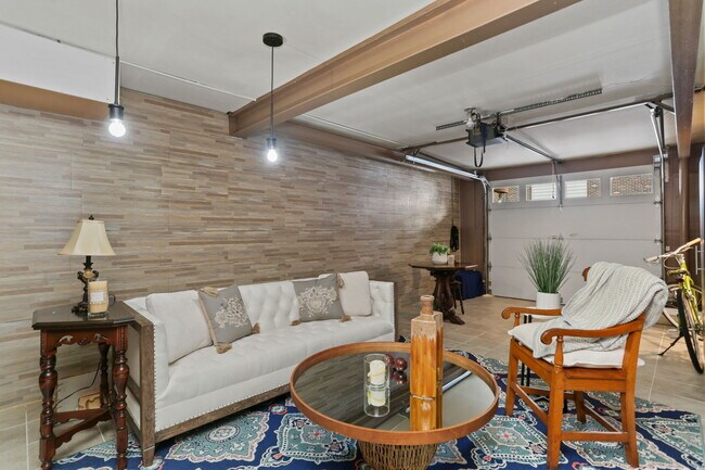 Building Photo - 376 Knapps Hwy