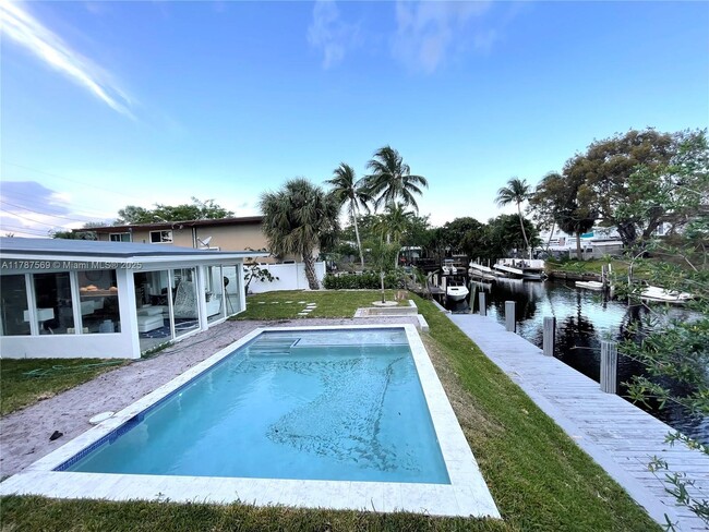 Building Photo - 2424 Tortugas Ln
