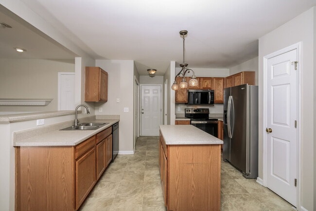 Building Photo - 3637 Pinkham Way