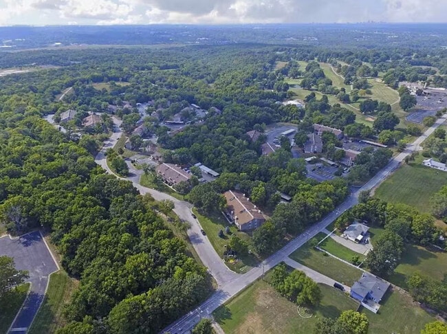 Building Photo - 7601 Hillcrest Rd