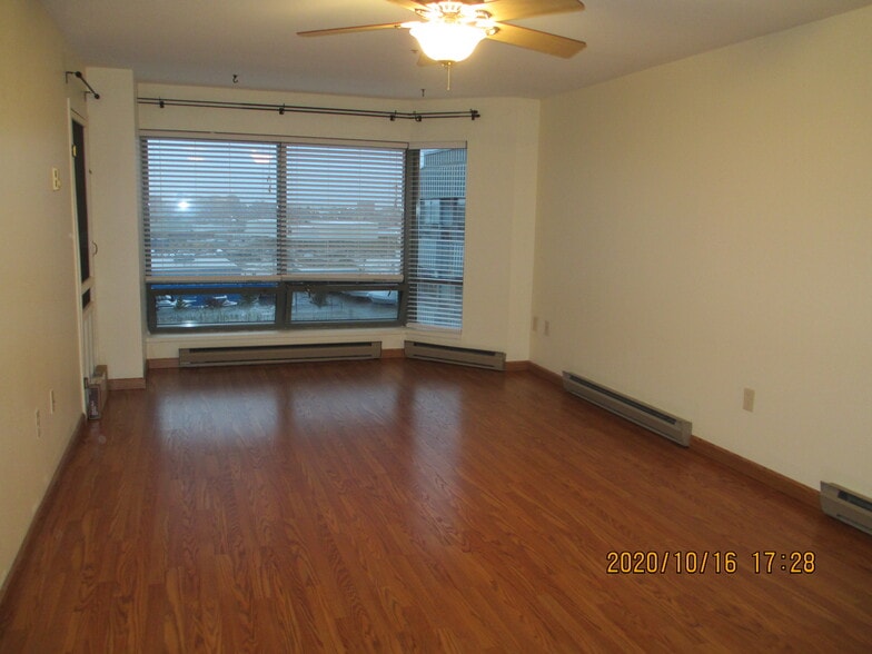 Building Photo - 148 Breakwater Dr