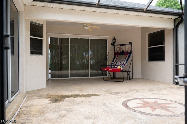 Building Photo - 3323 SW 27th Pl