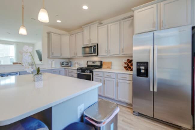 Building Photo - UPSCALE 3 BEDROOM 3.5 BATH HOME IS AVAILABLE NOW IN UPPER MARLBORO!