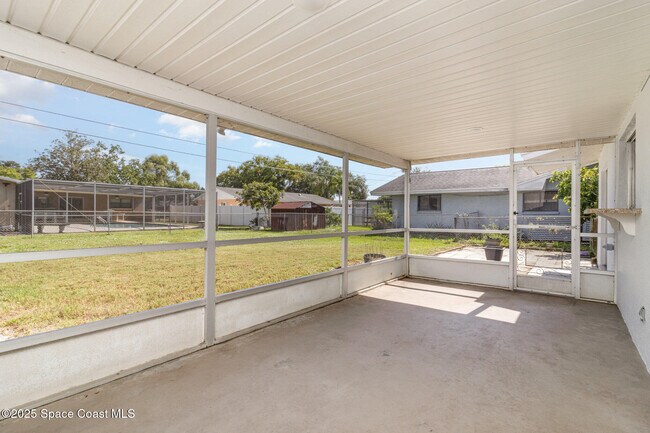 Building Photo - 1292 St Andrews Dr