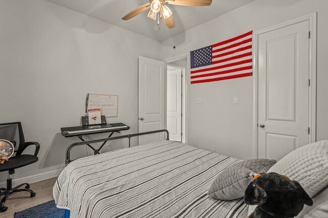 Building Photo - 381 Oak Mdw Ln