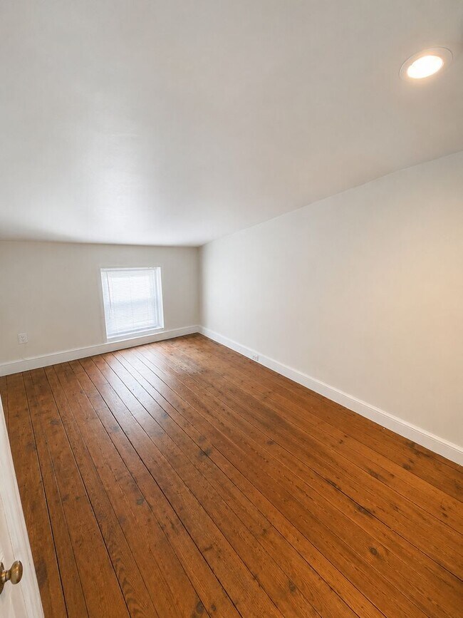 Building Photo - Charming 3-Bedroom Home Available Soon in Manayunk