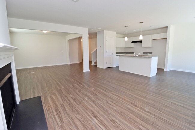 Building Photo - Beautiful Home in PRIME Lexington location!