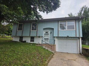 Building Photo - 3/2/1 newly remodeled with a fenced in backyard