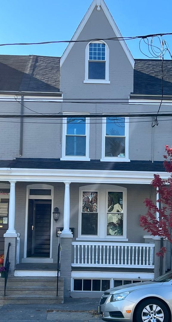 Building Photo - 708 Columbia Ave