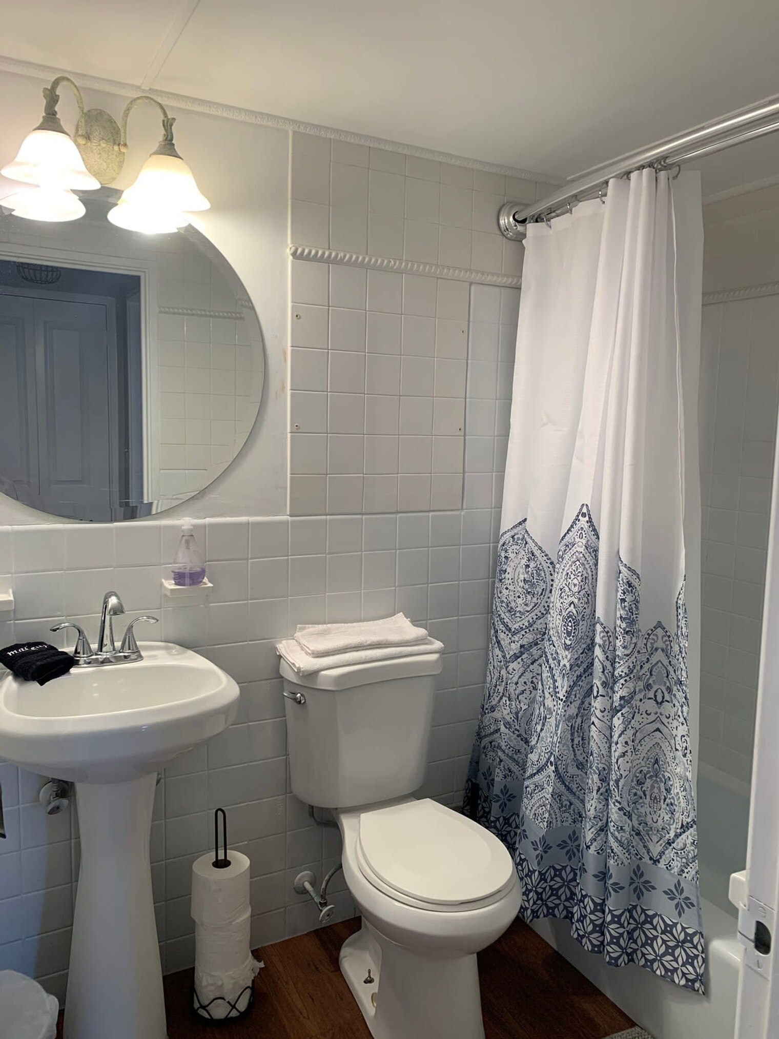 Building Photo - 300 W Peachtree St NW