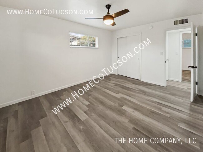 Building Photo - 239 S Placita Aldaco