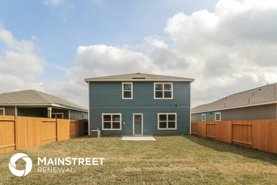 Building Photo - 27008 Leonardo Dr