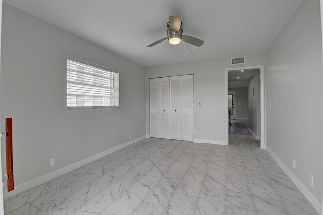 Building Photo - 974 Normandy Trail