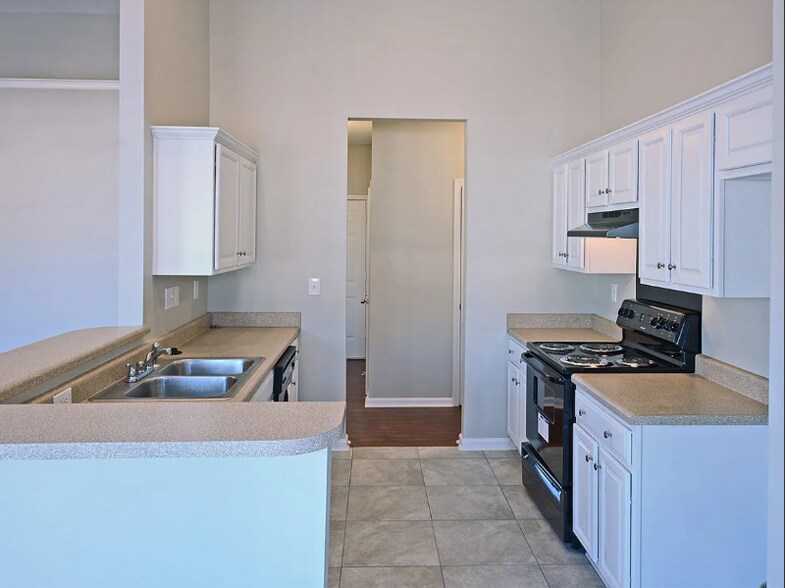 Building Photo - 4593 Tulip Run Dr