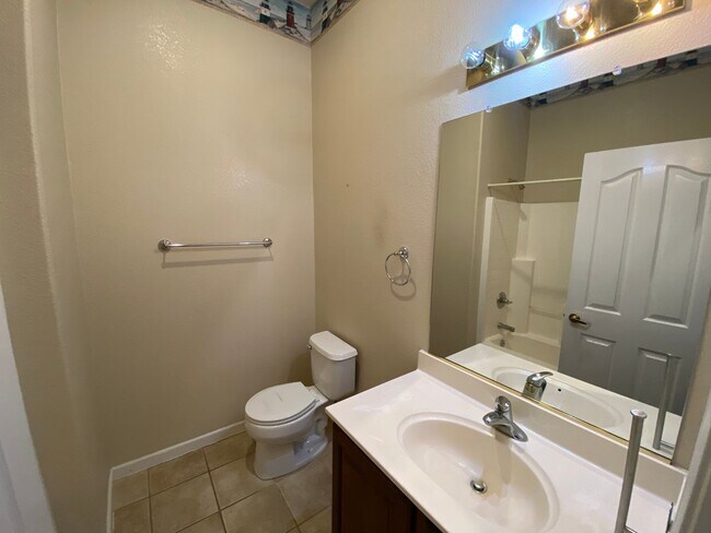 Building Photo - Beautiful 55+ Home in Heritage Lakeside