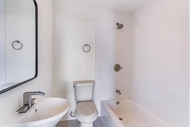 Building Photo - 3913 Avenue H