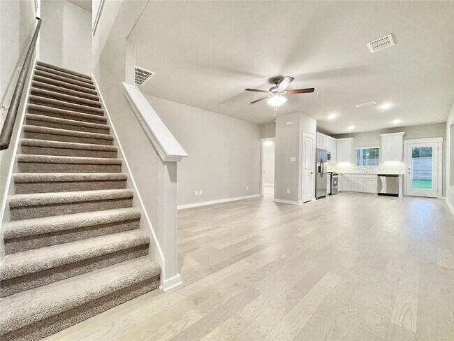 Building Photo - 2415 Lakey Cv