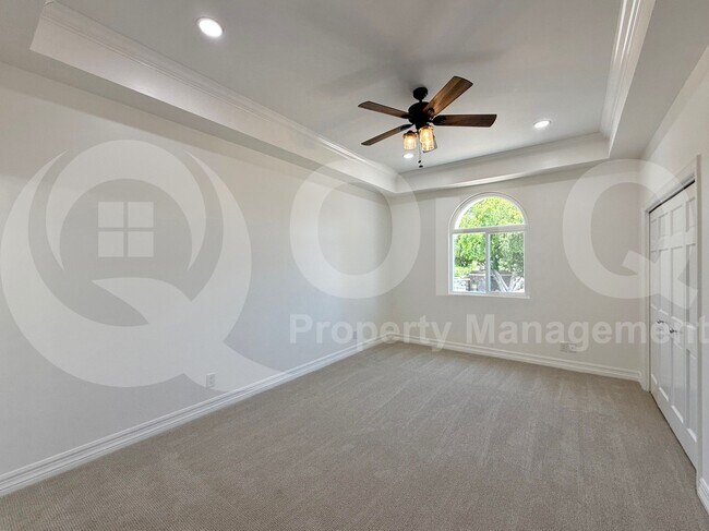 Building Photo - 1523 E Treasure Cove Dr