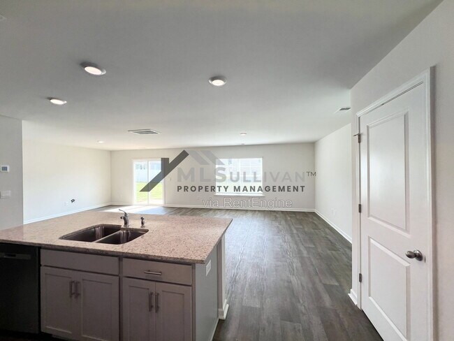 Building Photo - 2932 Egert Dr
