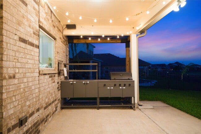 Building Photo - 2705 Bernadino Dr