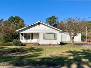 Building Photo - 3 Bedroom, 1.5 Bath for Rent!