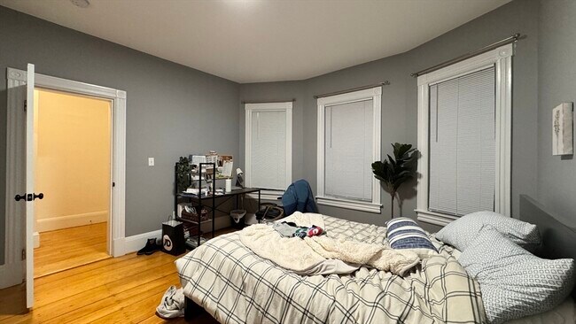 Building Photo - 16 Gould Ave