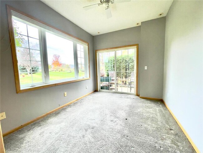 Building Photo - 12022 Vermillion St NE