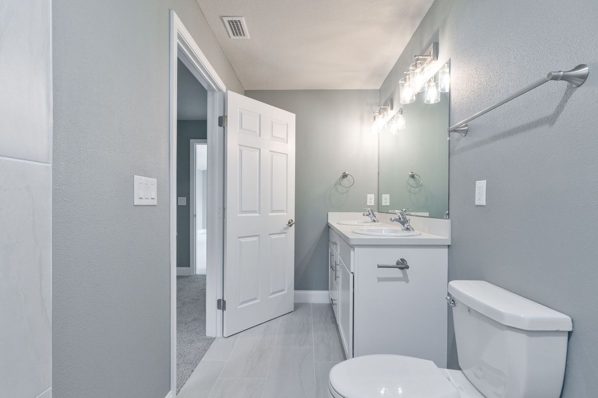 Building Photo - 2462 Ensenada Ln