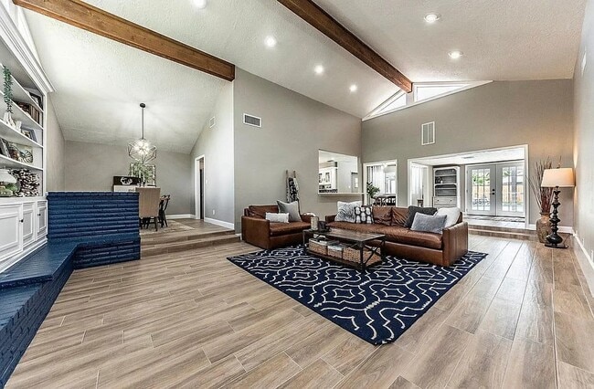 Building Photo - 3610 Lonniewood Dr