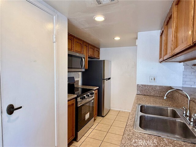 Building Photo - 18131 E Vía Amorosa