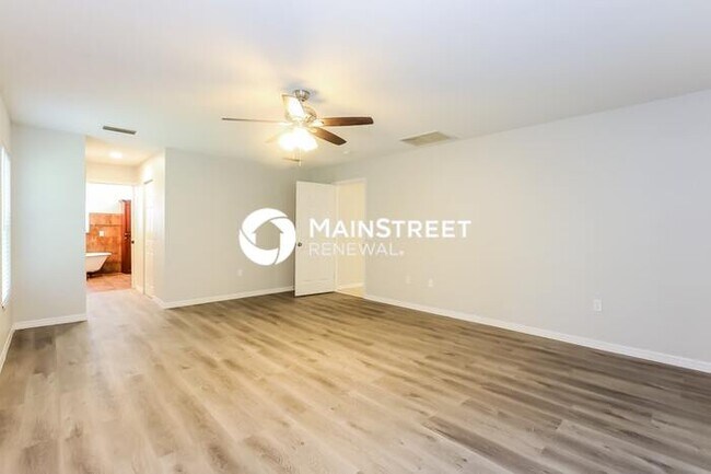 Building Photo - 3 Bedroom Pet-Friendly Home in NORTH PORT, FL with Main Street Renewal