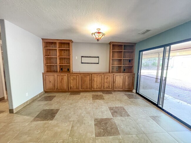 Building Photo - HOUSE - CLARKDALE