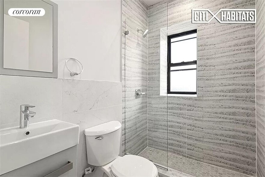 Building Photo - 648 W 158th St