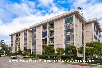 Building Photo - Expansive La Jolla Village 2 Bedroom at De...