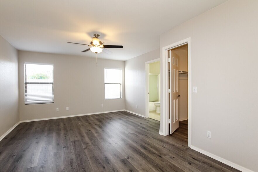 Building Photo - 13812 W Ocotillo Ln