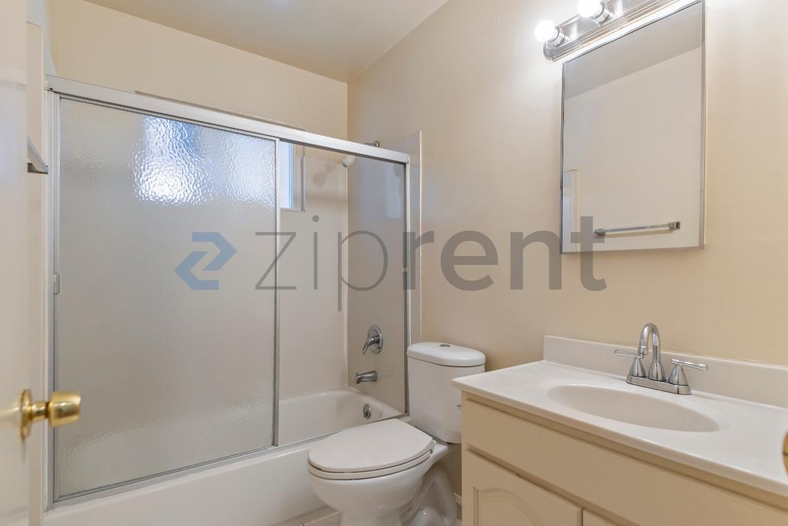 Building Photo - 7630 Lockwood St