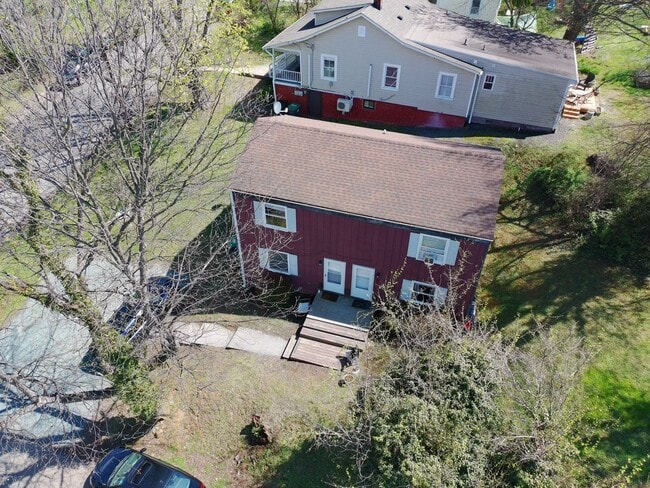 Building Photo - 800 Castalia St