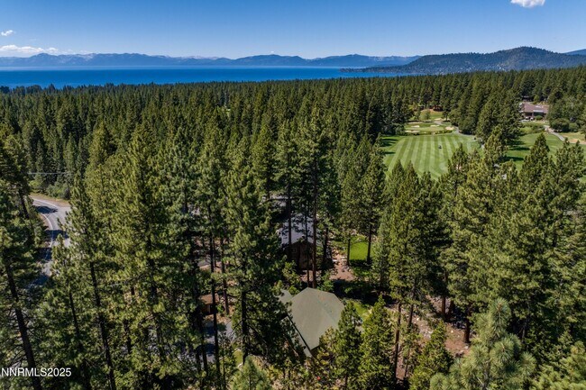 Building Photo - 445 Country Club Dr