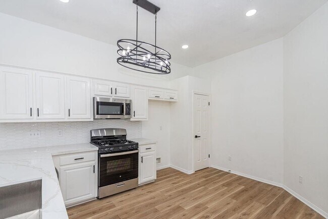 Building Photo - 3718 Brighton Ln