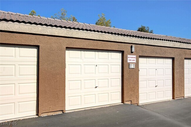 Building Photo - 8805 Jeffreys St