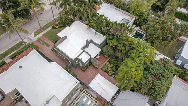 Building Photo - 616 Upland Rd