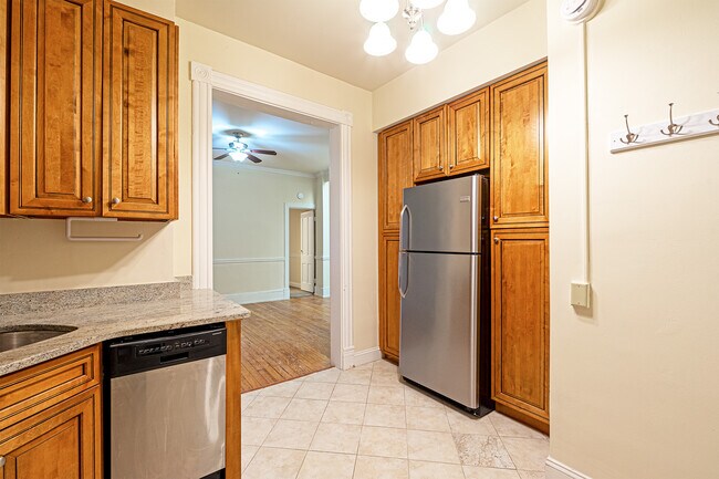 Kitchen - 1823 Riggs Pl NW