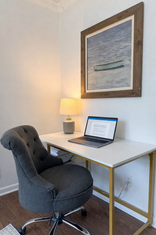 Building Photo - 7601 Bedfordshire Dr