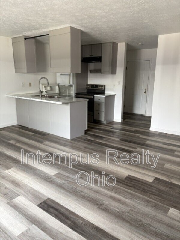 Building Photo - 5936 Callaway Cir