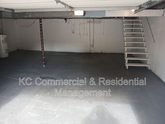 Building Photo - 1705 N Lynn St